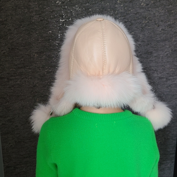 Real fur kids winter hat - Picture 2 of 9